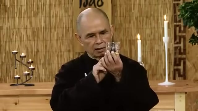 Seeing Clouds in a Cup of Tea -- Practicing Insight Anywhere